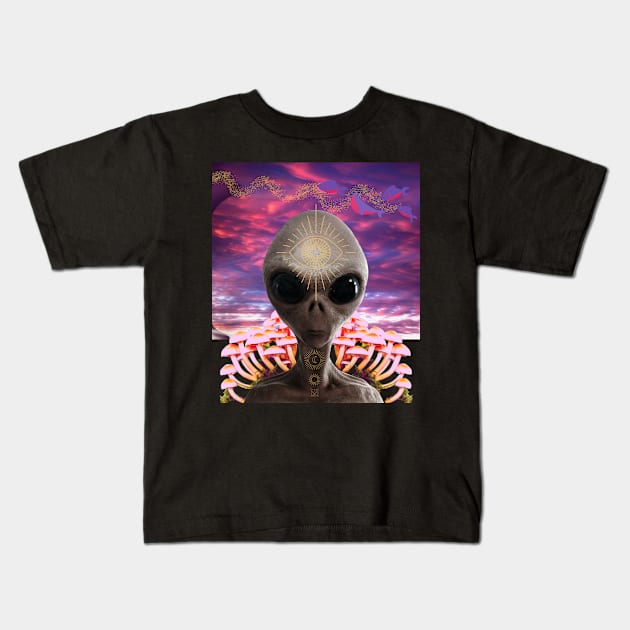 Vaporwave Alien Goa Trip Party Techno Club Pilze Kids T-Shirt by Maggini Art